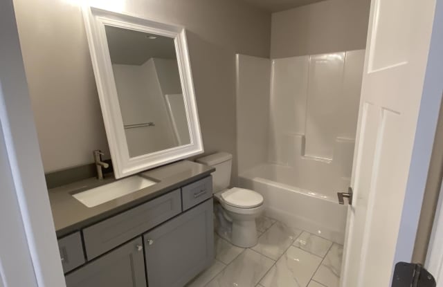 1308 East Oakland Street - 1 photos photos