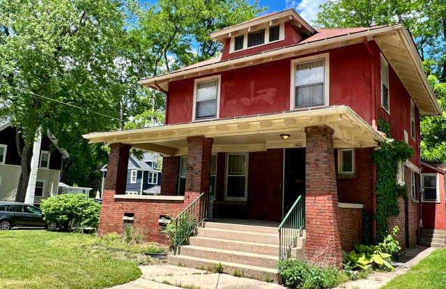 1401 Logan SE - Large Eastown home, Water included. Washer/dryer photos photos