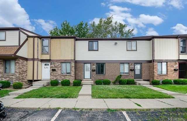 24055 Grange Street photos photos