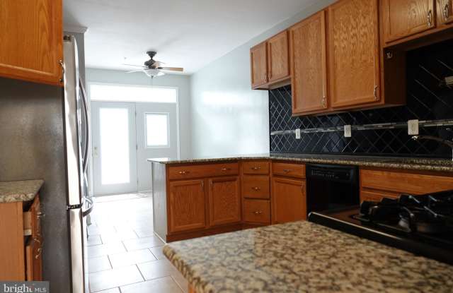715 GARDEN VIEW WAY Gallery 4