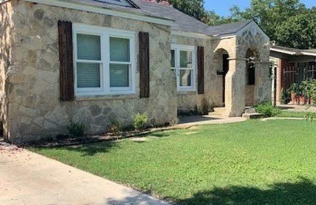 170 Hermine Blvd - 170 West Hermine Boulevard, San Antonio, TX 78212