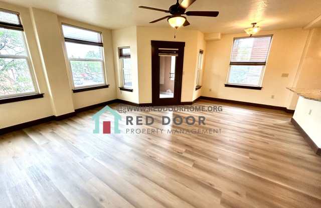 Stunning Downtown Condo with Style and Comfort photos photos