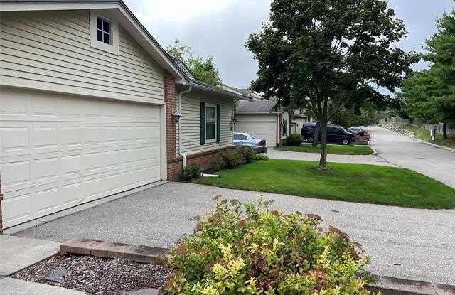 5658 DRAKE HOLLOW Drive E Gallery 2