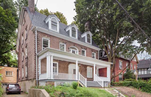 5916 Howe St in Shadyside photos photos