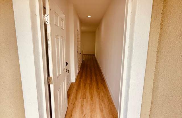 BOAT OWNERS DREAM CORNER-LOT WATERFRONT TOWNHOUSE IN ELBOW CREEK TOWNHOMES Gallery 4