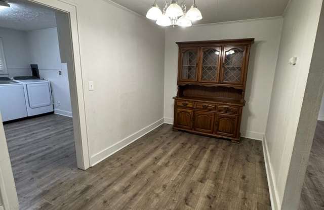 Adorable 3bedroom 1bathroom 2car garage CH/A Gallery 4