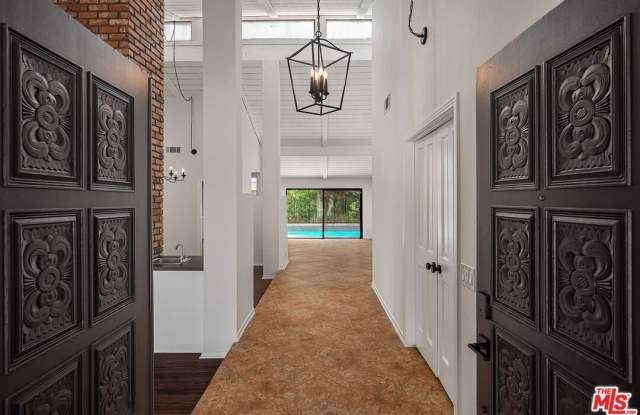 2952 Bottlebrush Dr Gallery 3
