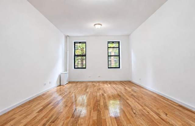 44 Bennett Avenue Gallery 3