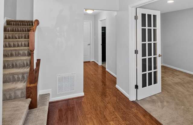 5363 S CENTER Drive Gallery 4