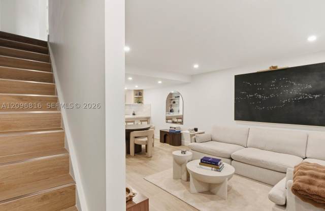 10253 SW 77th Ct Gallery 3
