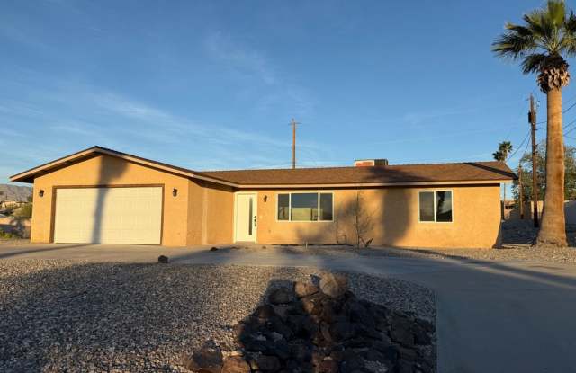 Long term - unfurnished - Recently remodeled photos photos