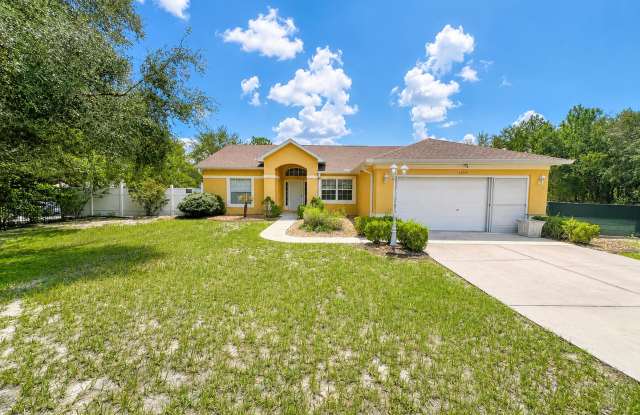 Incredible Pool Home on 1 Acre Fenced Lot w/2 Car Detached Garage! Gallery 1