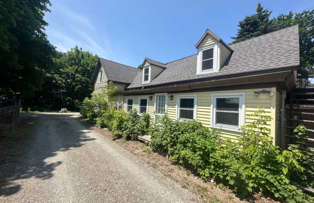 Spacious 4–5 Bedroom Home on French Island – Old Town photos photos