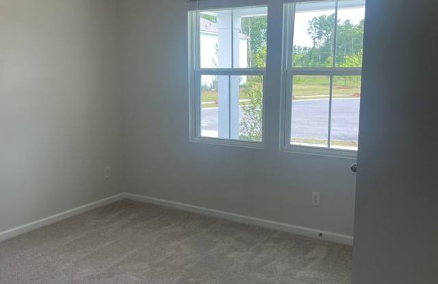 4 bed 2 bath in Heartwood! Gallery 4
