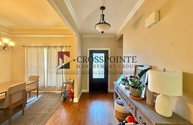 Coming Soon! Beautiful 3 Bedroom 2 Bathroom Home! Gallery 4
