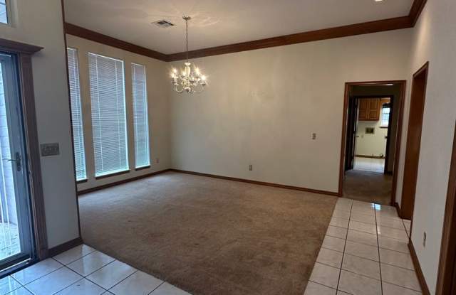 4 Bed, 2.5 Bath Brick home with 2 car garage Gallery 4