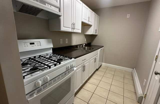 Spacious 1 Bed/ 1 Bath in Cranston! photos photos Spacious 1 Bed/ 1 Bath in Cranston! photos photos