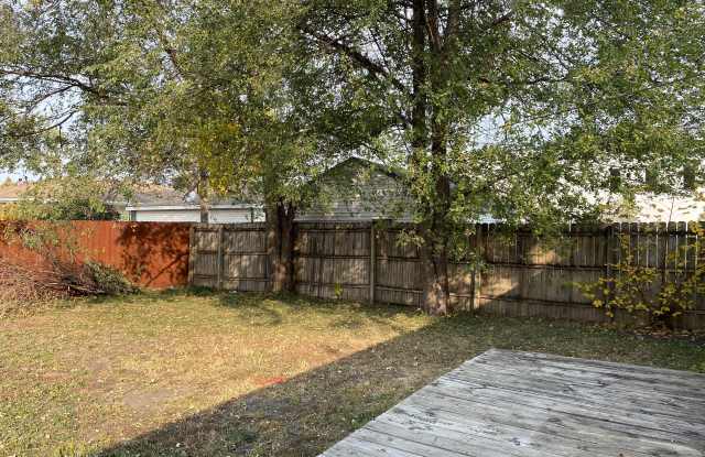 4849 Yates Avenue N Gallery 3