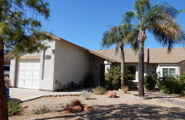 1918 E GRANDVIEW Drive - 1918 East Grandview Drive, Phoenix, AZ 85022
