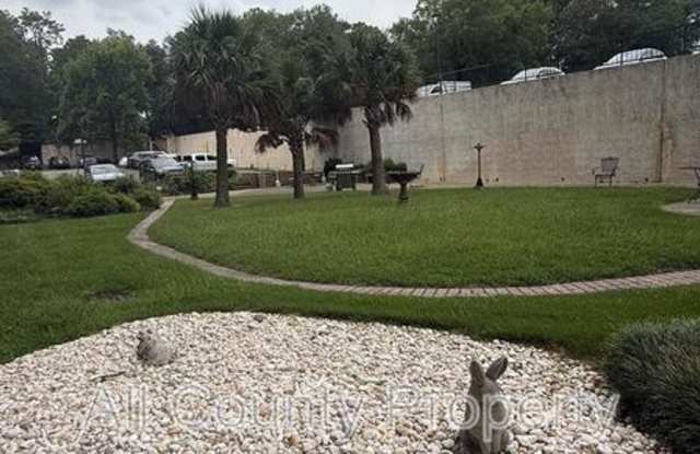 1825 Saint Julian Pl Gallery 2