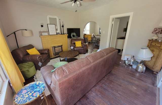 1011 West Mistletoe Avenue photos photos