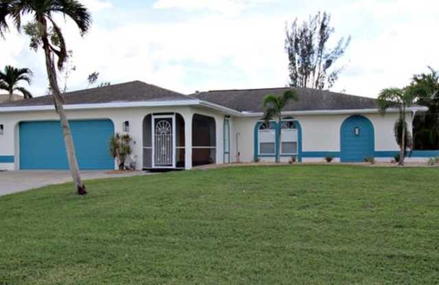138 Southeast 20th Street - 138 Southeast 20th Street, Cape Coral, FL 33990