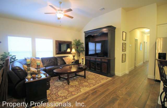 1265 Old FM 306 Gallery 2