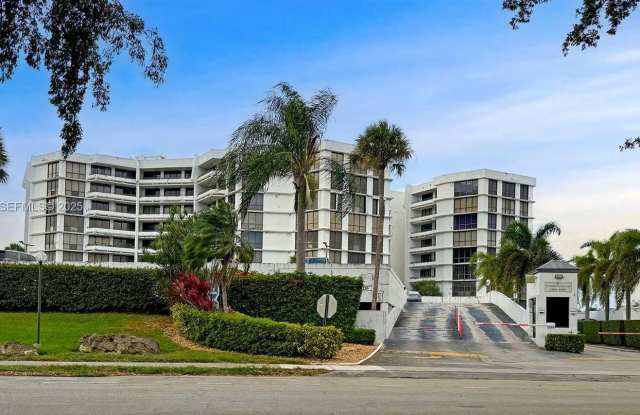 13953 Kendale Lakes Cir photos photos