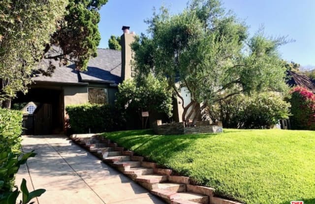 8557 W West Knoll Dr - 8557 West Knoll Drive, West Hollywood, CA 90069