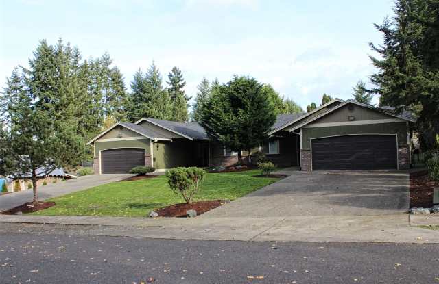 Inviting 3 Bedroom/2 Bathroom Duplex in Puyallup! Two Car Garage, Fenced Yard, Cul-de-Sac, New Plank Flooring! photos photos