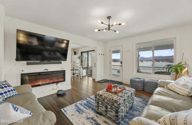 1526 North St photos photos