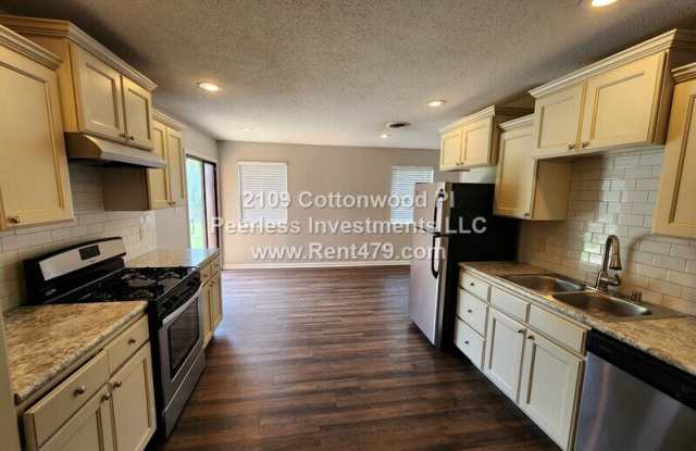 2109 Cottonwood Pl photos photos