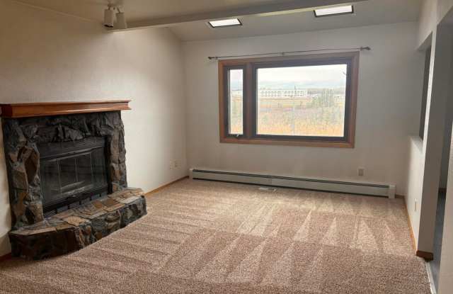 Fantastic 3 Bedroom Turnagain Townhome! Gallery 4