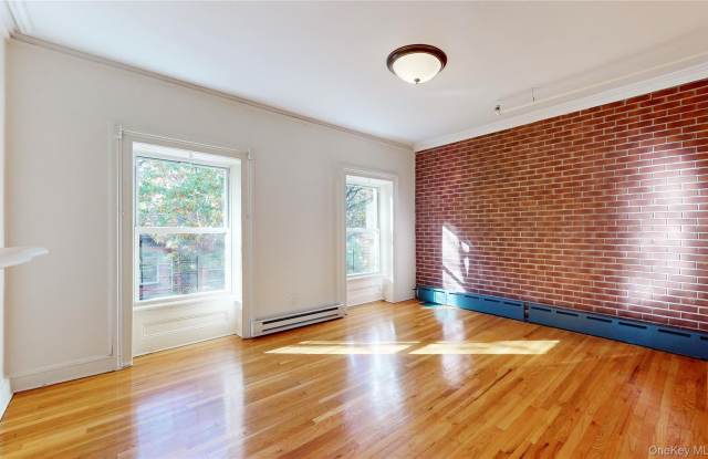 467 Waverly Avenue Gallery 2