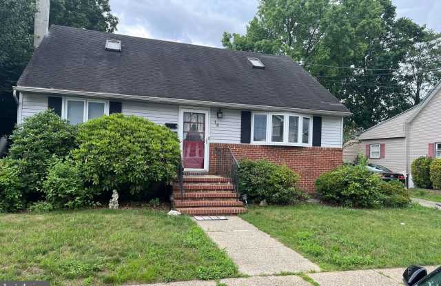 16 E 9TH AVENUE - 16 East 9th Avenue, Glendora, NJ 08029