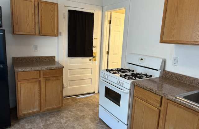 910 Rood Avenue - 4 photos photos 910 Rood Avenue - 4 photos photos