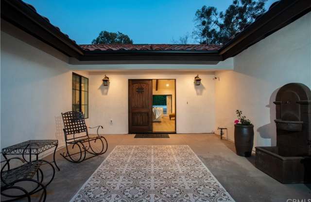 26392 Colina Drive Gallery 4