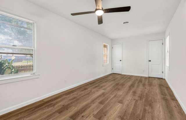 3 bed 2 bath now available in Tahoka Gallery 4