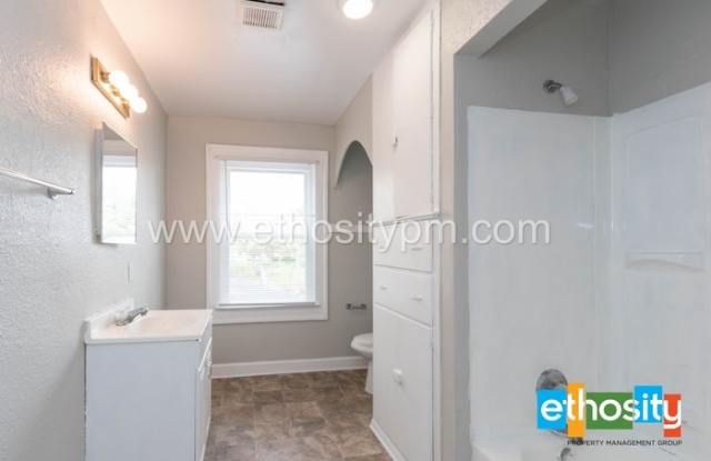 3922 Rookwood Avenue Gallery 4