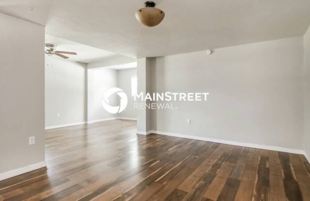 825 East Jackson Avenue Gallery 4