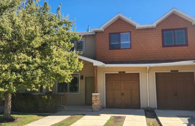 Beautiful 3 bedroom townhome in West Jordan!! Gallery 1