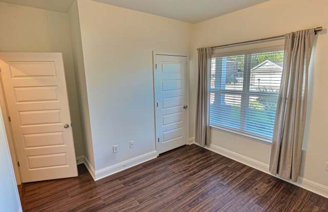 4/2 Move-In Ready Home with Modern Finishes and Outdoor Appeal in Gulfport, MS! Gallery 4