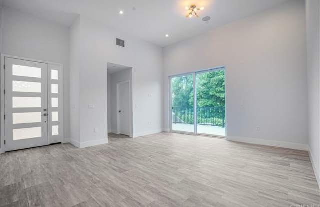 4967 Llano Drive Gallery 4