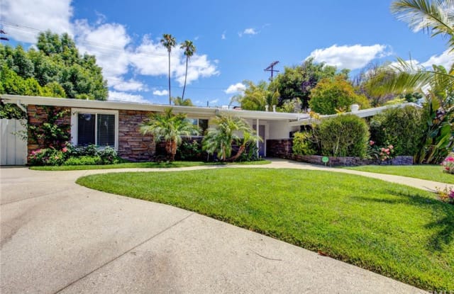 5000 Abbeyville Avenue - 5000 Abbeyville Avenue, Los Angeles, CA 91364