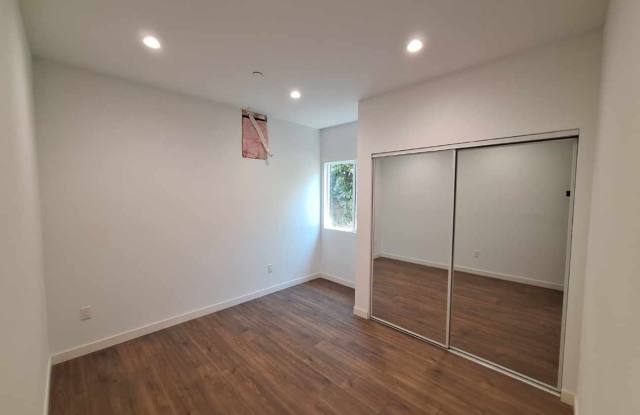 14306 Osborne St photos photos