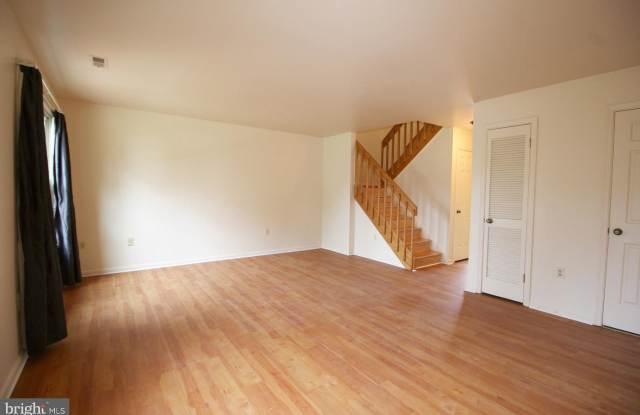 3249 WESTDALE COURT Gallery 4