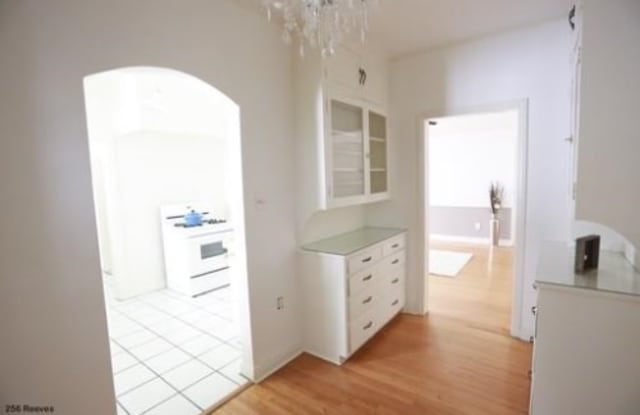 258 S Reeves Dr - 258 S Reeves Dr, Beverly Hills, CA 90212