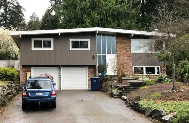 505 Mount Hood Drive Southwest photos photos