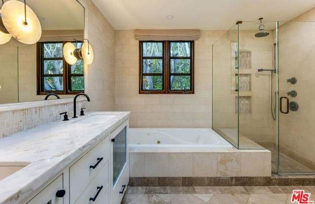 338 Westbourne Drive photos photos