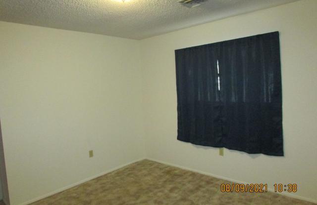 Newly remodeled 5 bedroom/2 bath home - 1106 South Platinum Avenue, Deming, NM 88030